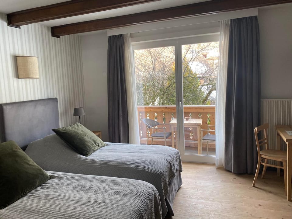 Balcony/Terrace, Bedroom, Garden view