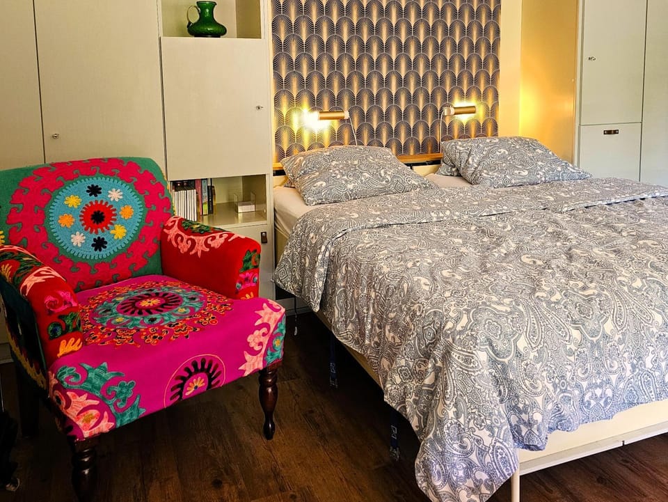 Bed, Living room, Photo of the whole room