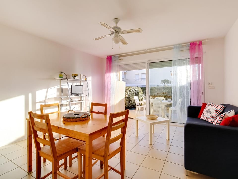 Appartement T3 avec Terrasse - à 50m de la Plage de Biscarrosse, Parking Privé Inclus - FR-1-521-15 Apartment in Biscarrosse
