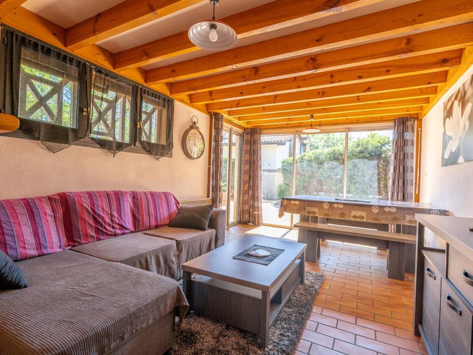 Maison T3, jardinet clos, proche lac de Biscarrosse, 4/5 pers, au calme et parking inclus House in Sanguinet