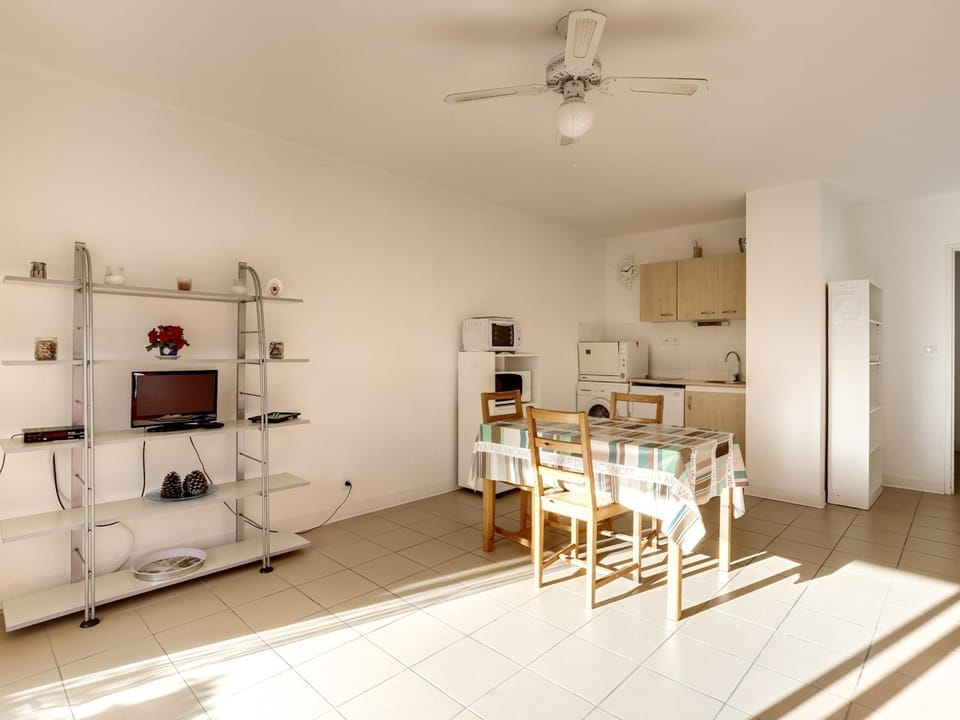Biscarrosse Plage : T2 avec Terrasse, à 50m de l’Océan et Proche Centre, Parking Privé - FR-1-521-62 Apartment in Biscarrosse