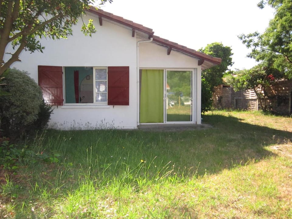 Maison T2 avec jardin clos, proche commerces et mer - 4 personnes - Biscarrosse Plage - FR-1-521-66 House in Biscarrosse