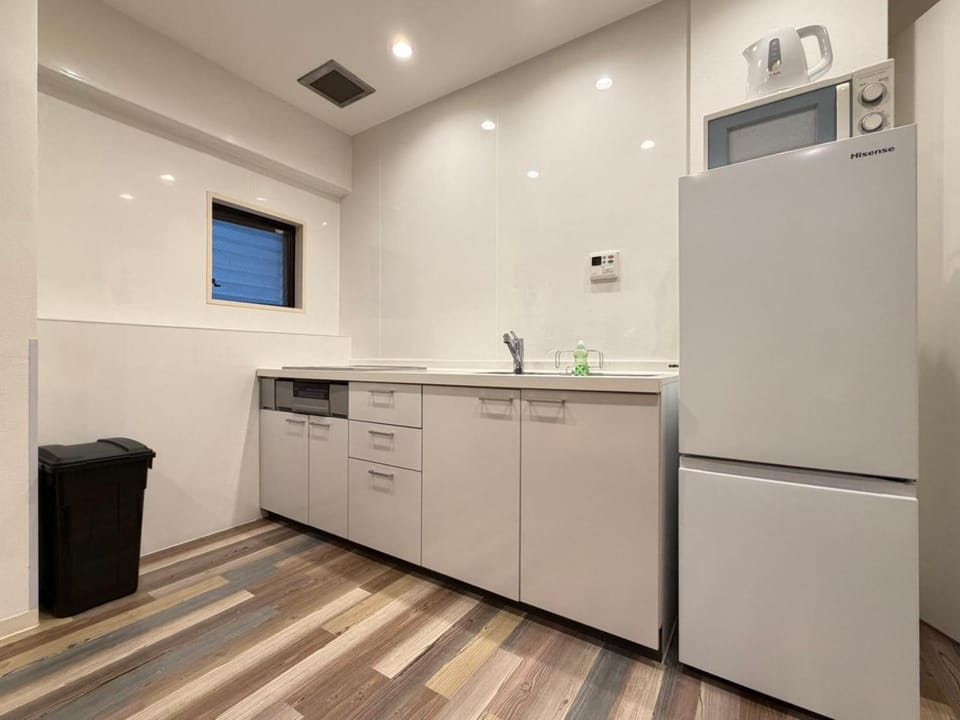 microwave, kitchen