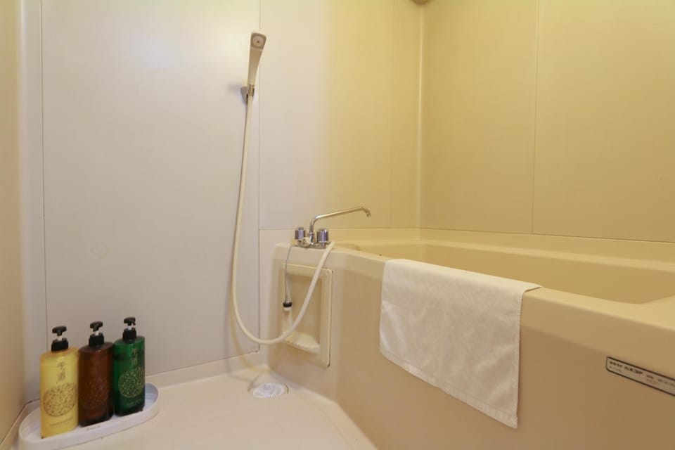 Bathroom, Bath, towels