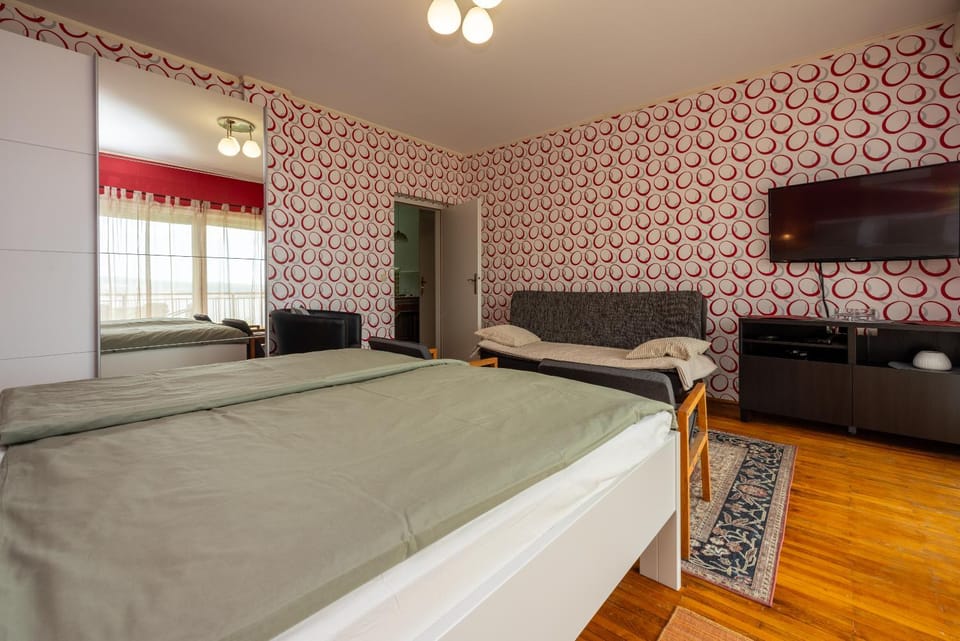 TV and multimedia, Bedroom
