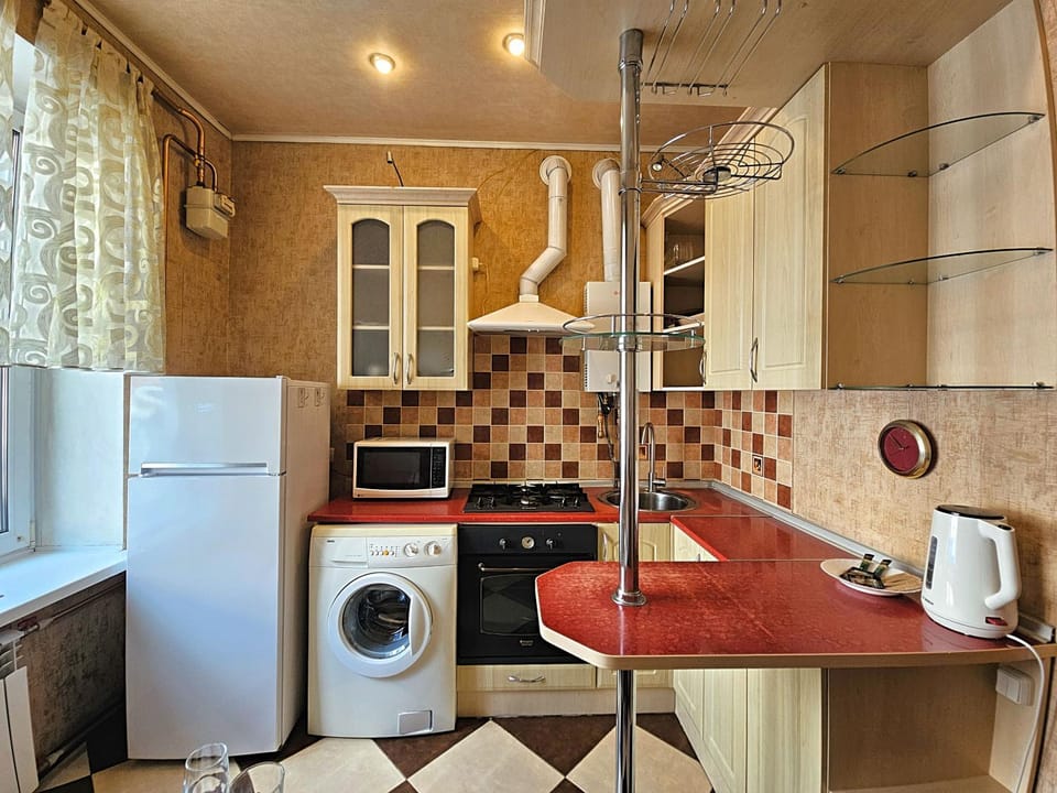 Coffee/tea facilities, Kitchen or kitchenette, microwave, minibar, oven, pet friendly, stove, washing machine, dryer