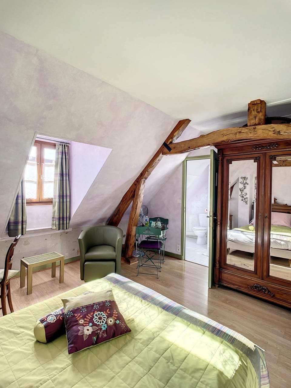 Property building, Bed, Photo of the whole room, Bedroom