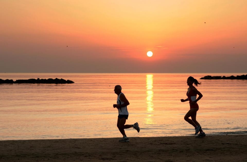 Nearby landmark, Neighbourhood, Natural landscape, Beach, Sports, Sunrise