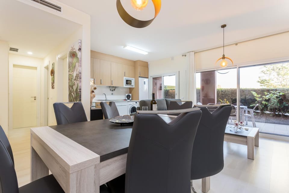 Living room, Dining area