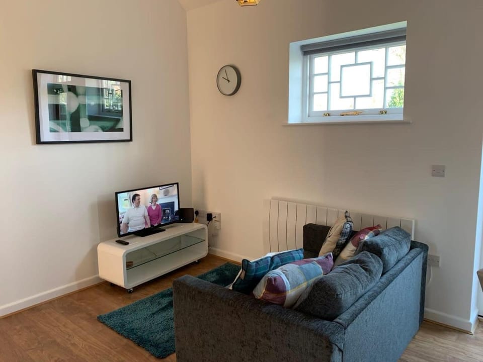 Ashbrook Lewis - two bedroom, two bathroom cottage nr Harwell Oxford House in England