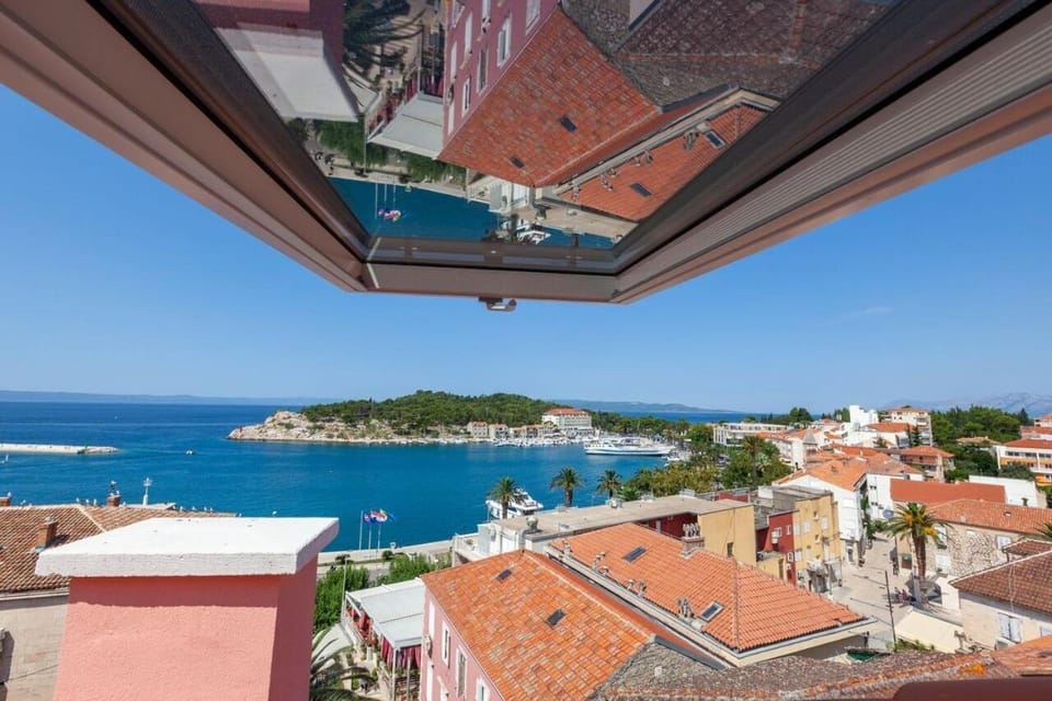 City view, Mountain view, Sea view
