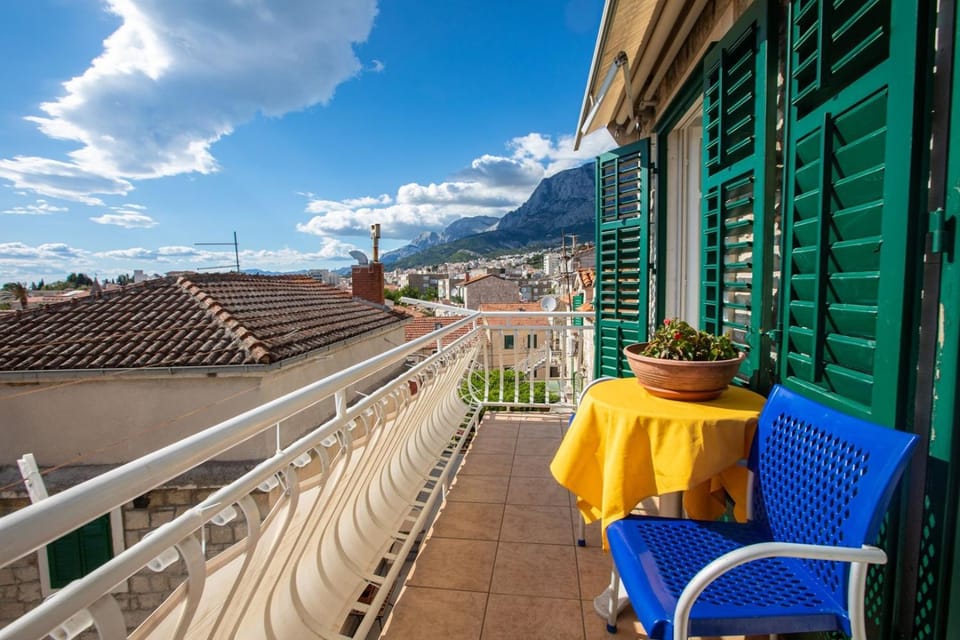 City view, Mountain view, Sea view