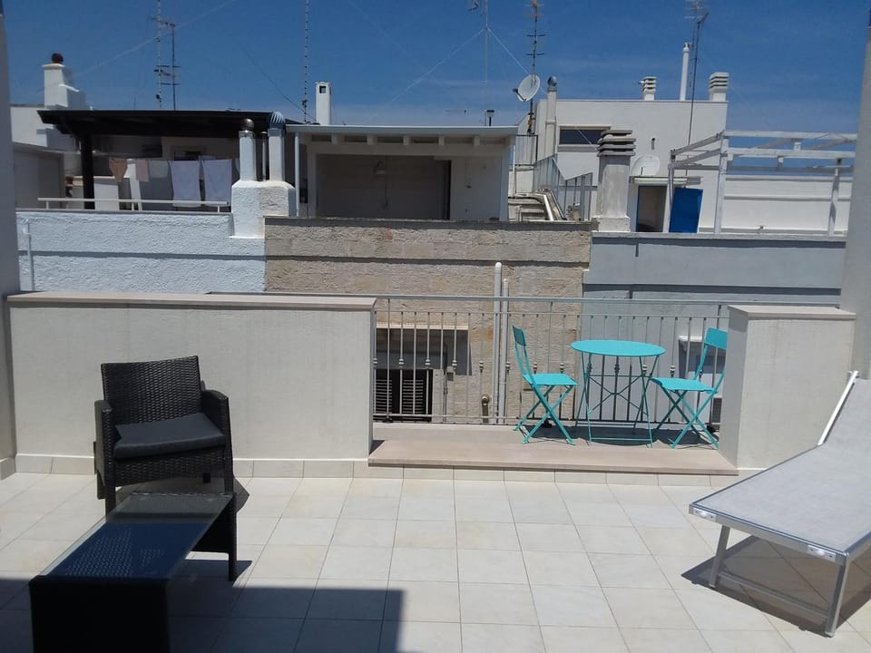 Patio, Balcony/Terrace, Living room, City view, Landmark view