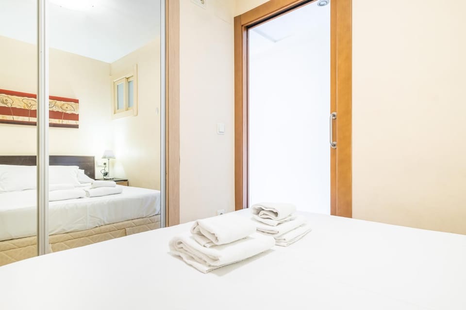 Bed, Bedroom, towels, wardrobe