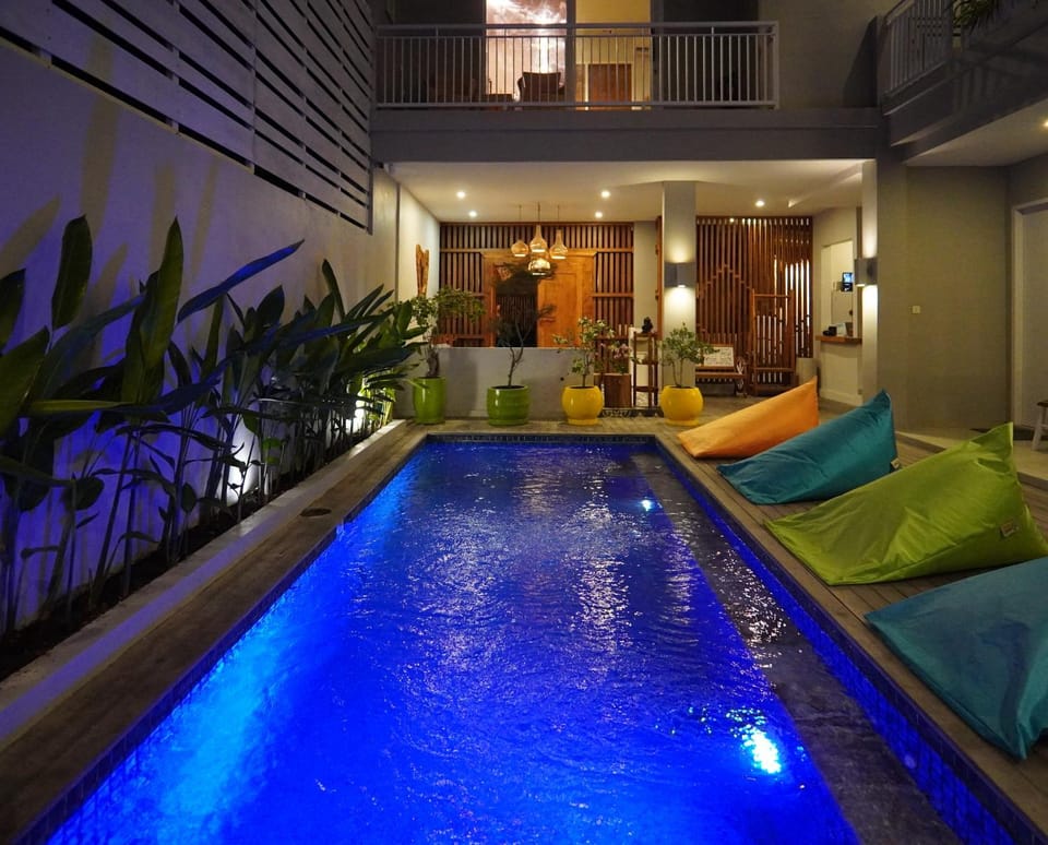 Property building, Swimming pool