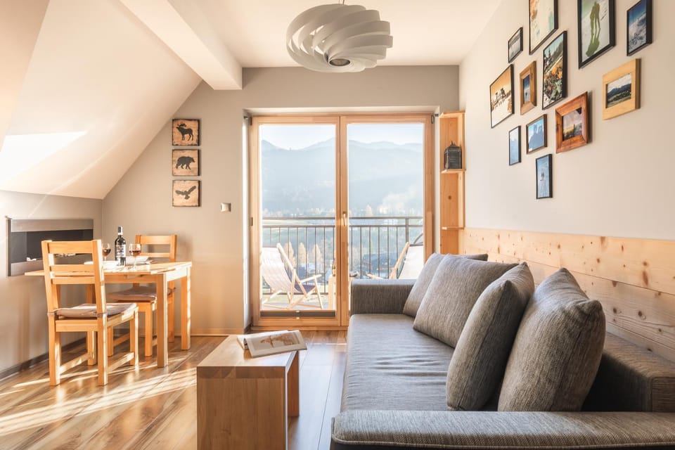 Balcony/Terrace, Living room, Decorative detail, Seating area