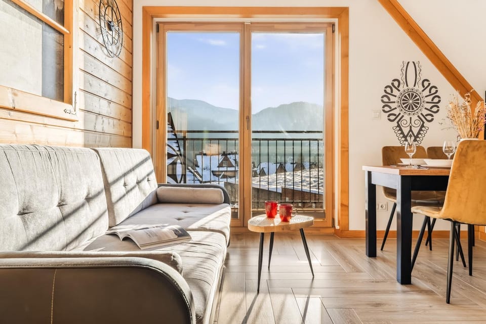 Balcony/Terrace, Living room, Seating area, Dining area