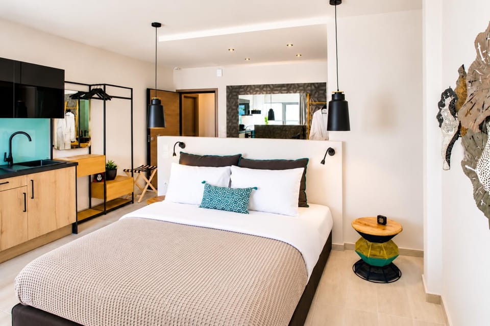 Bed, Kitchen or kitchenette, Bedroom, kitchen