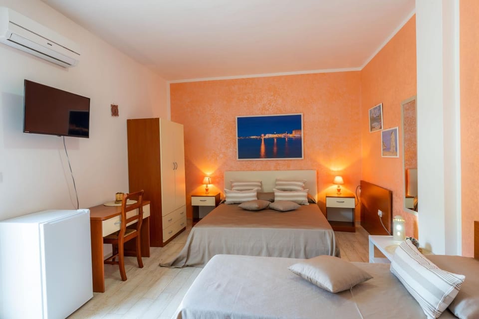 Villa Elisa Bed and Breakfast in Torre Lapillo