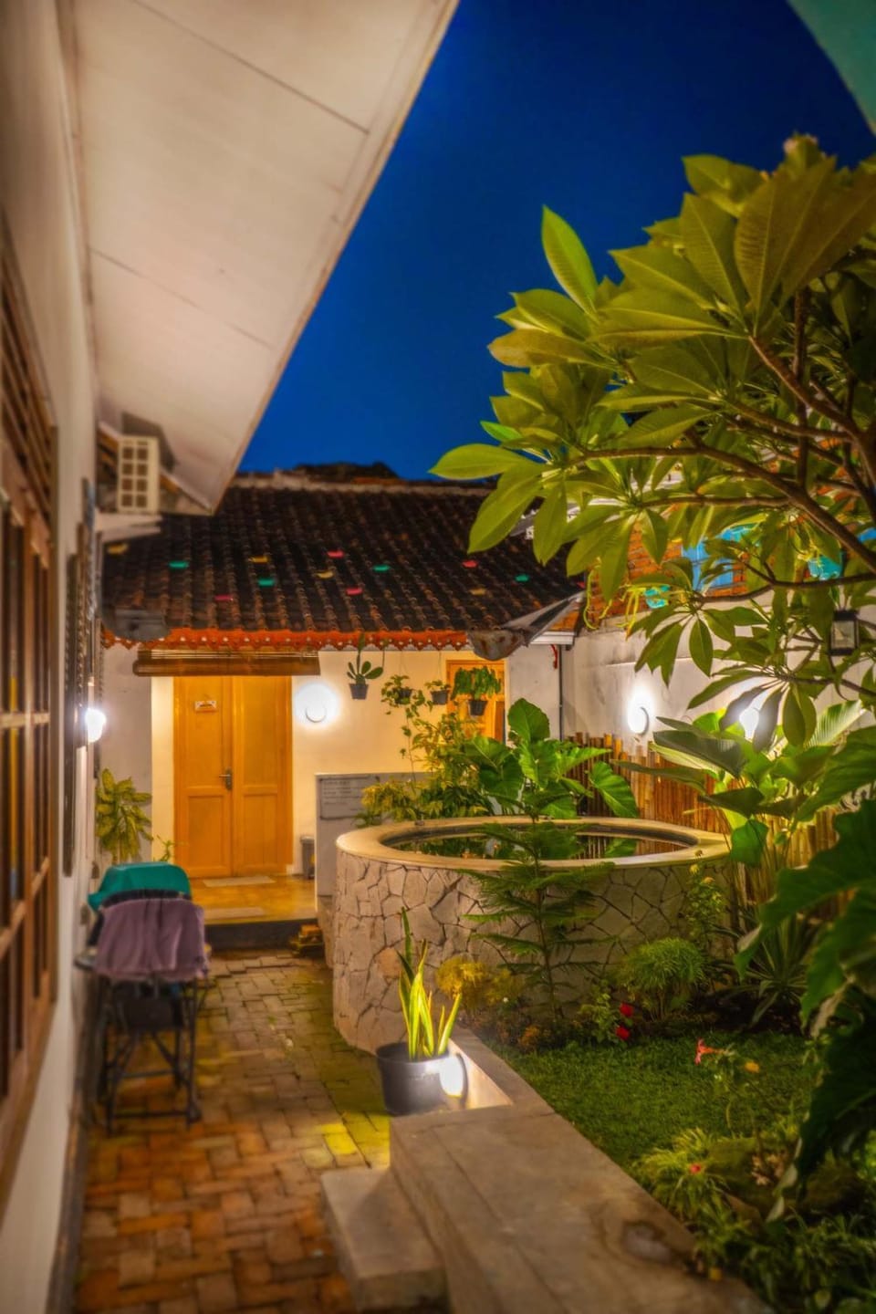 Property building, Hot Tub