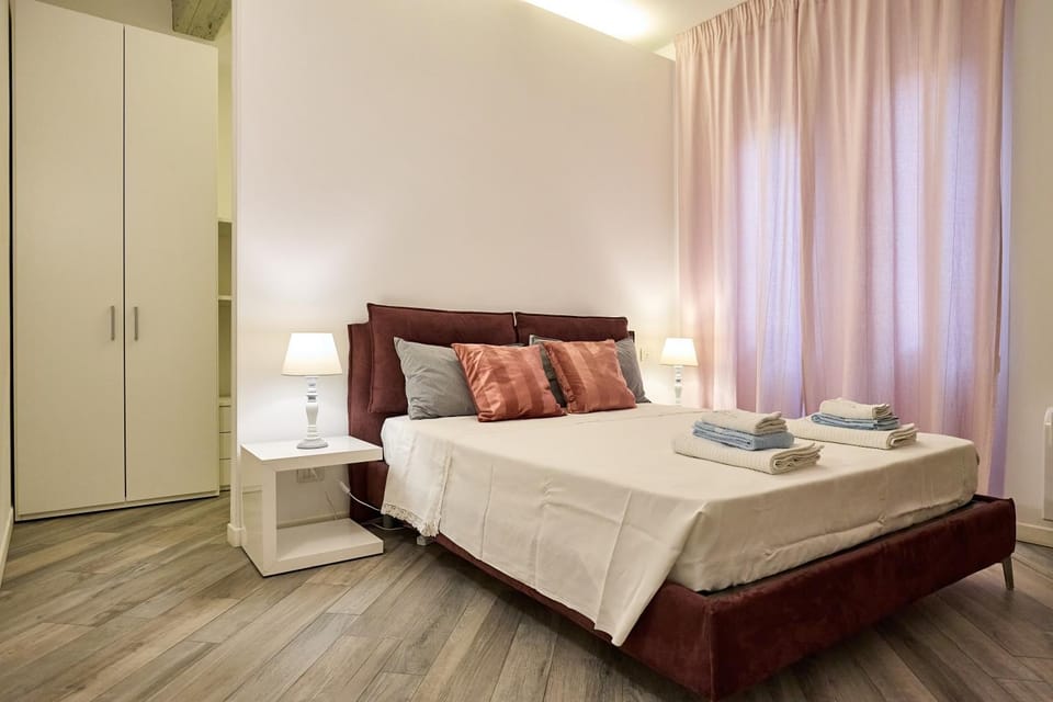 Bed, Photo of the whole room, Bedroom, towels, wardrobe