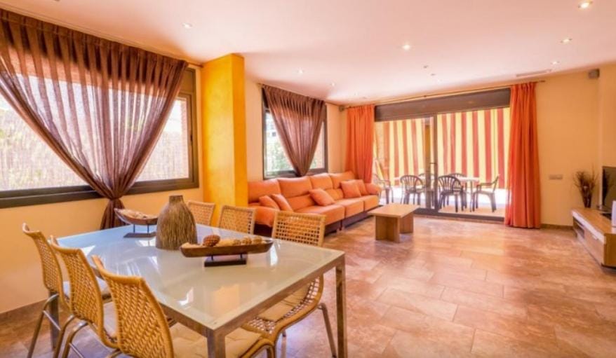 Living room, Dining area