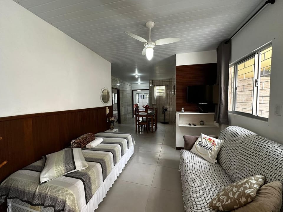 Ampla casa térrea, WiFi, estacionamento e segurança House in Florianopolis