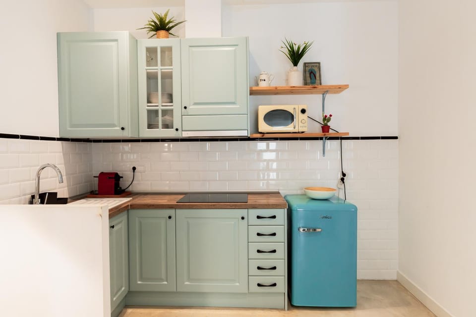 Kitchen or kitchenette