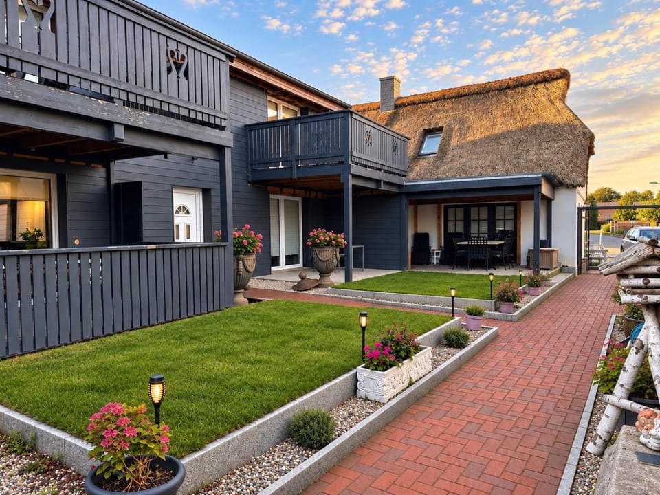 Property building, Day, Garden, Garden view