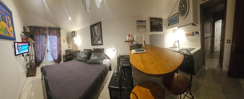 Photo of the whole room