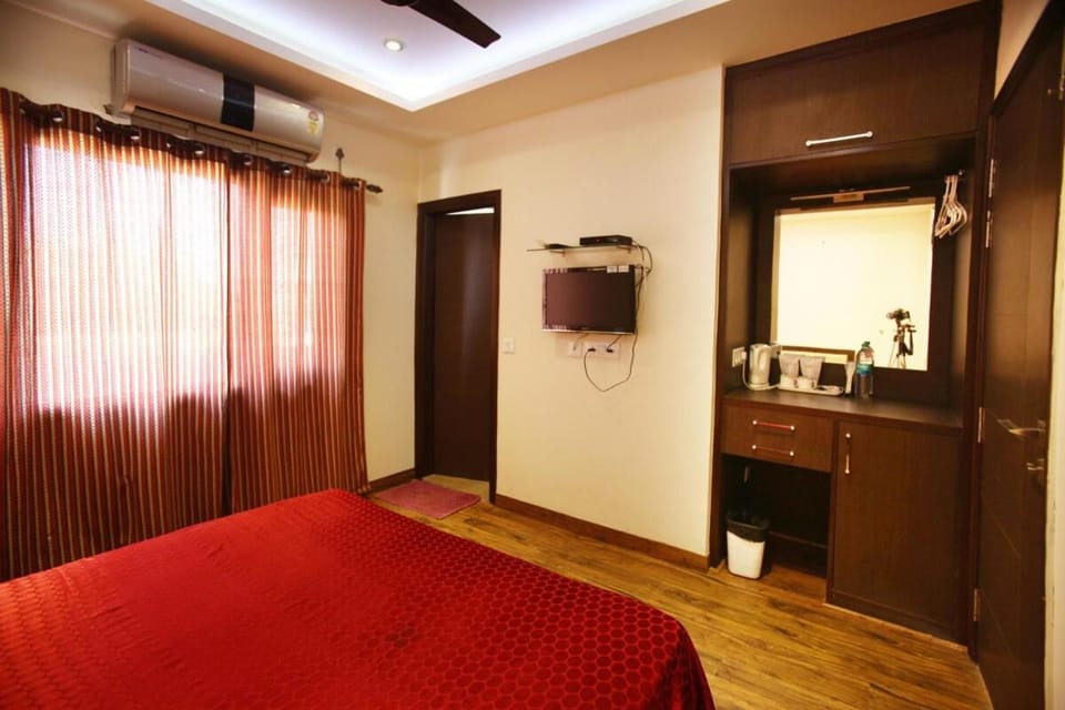 Cedar Court Bed and Breakfast in New Delhi