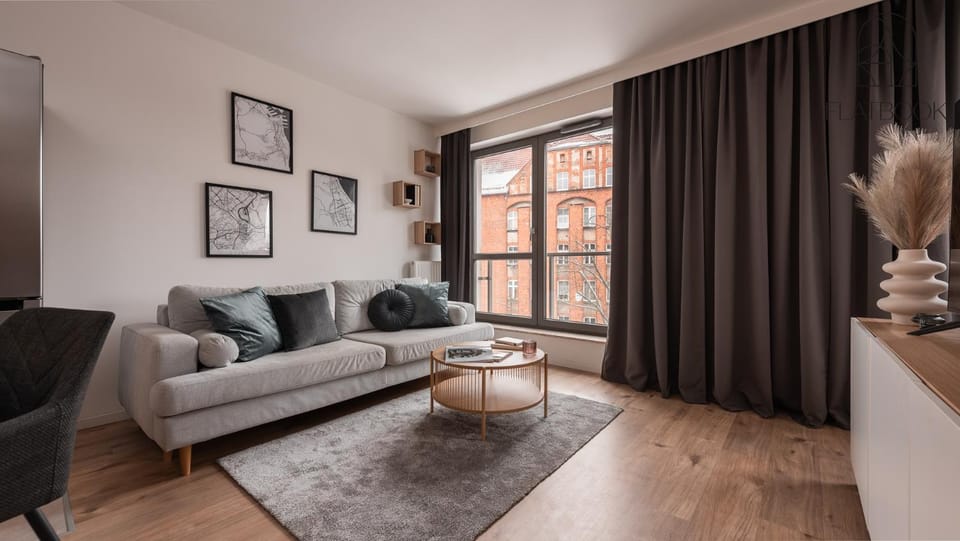 Bed, Living room, Photo of the whole room, Seating area