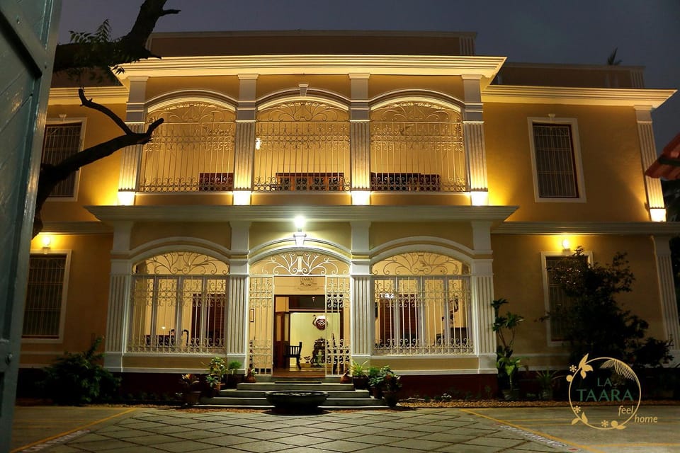 Facade/entrance