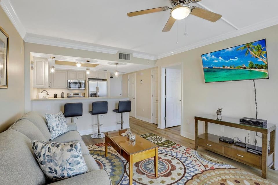 Tradewinds 205 House in Marco Island