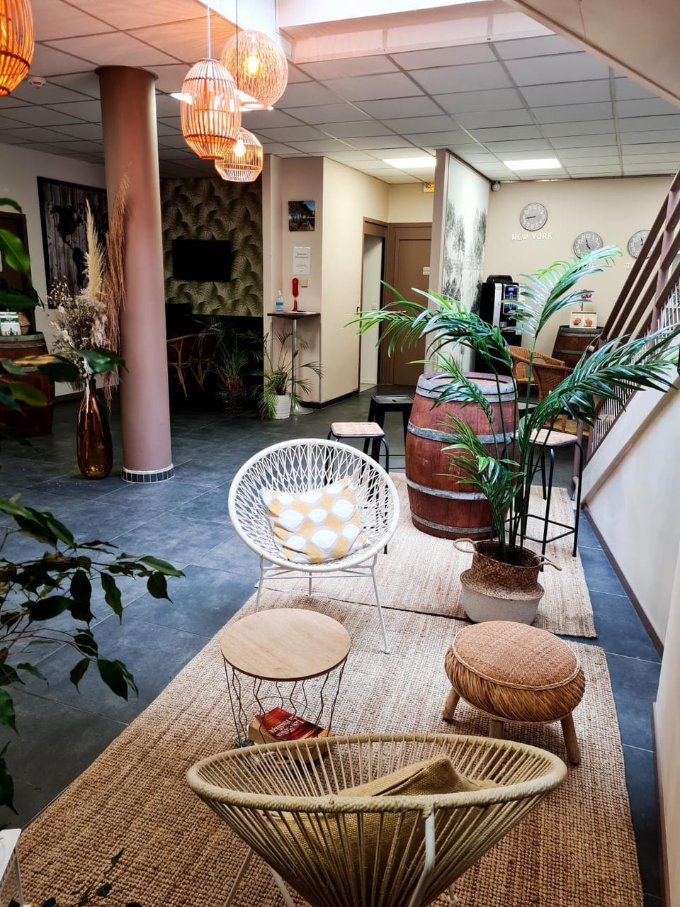 Communal lounge/ TV room, Living room, Lobby or reception
