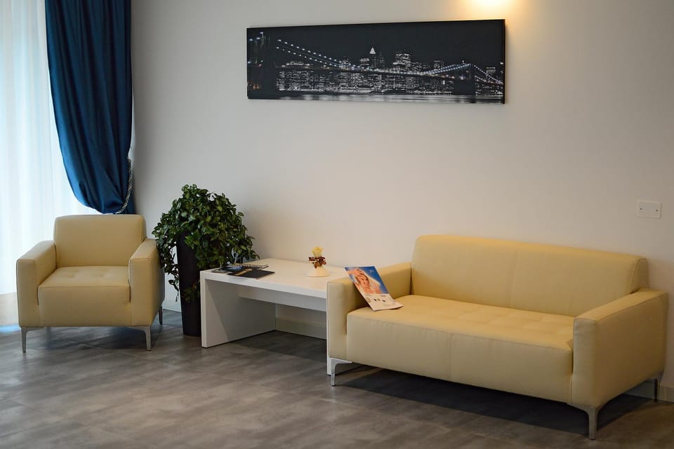 Communal lounge/ TV room