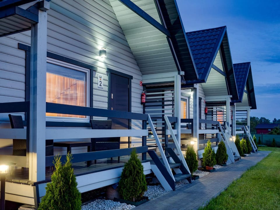Property building, Patio, Facade/entrance, Balcony/Terrace