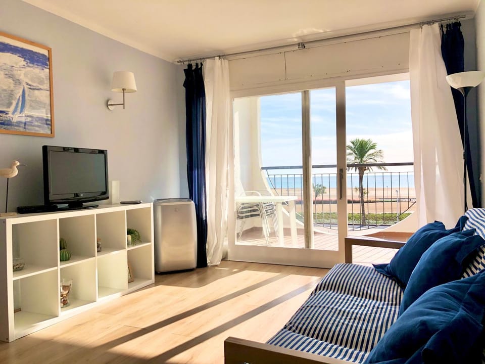 Living room, Sea view