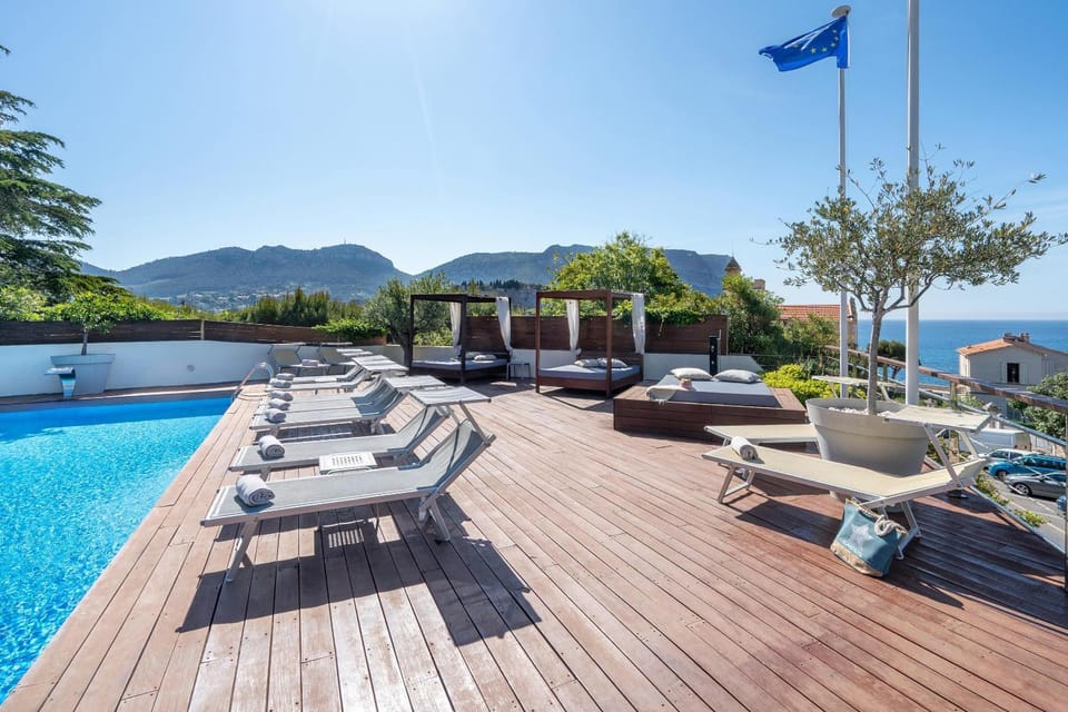 Pool view, Swimming pool