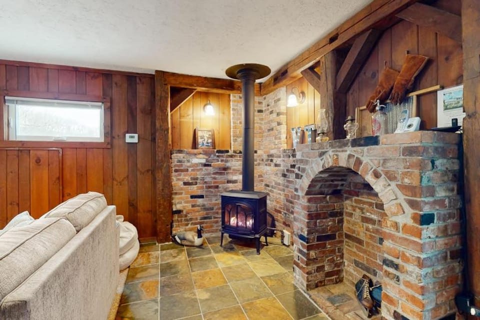Jay Peak Getaway on Trout River House in Montgomery Center