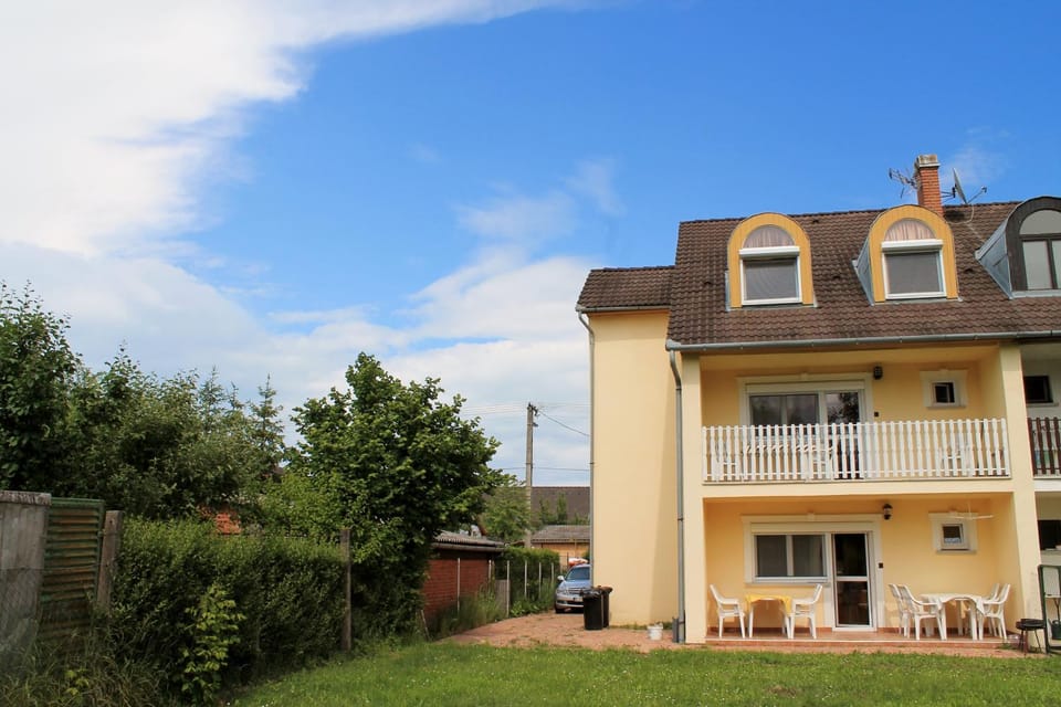 Garden, Balcony/Terrace