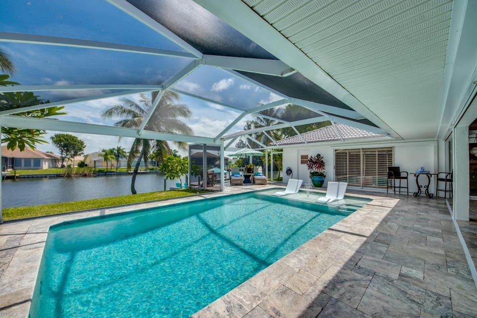 Villa Majestic - Roelens Vacations House in Cape Coral