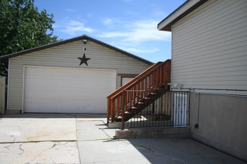 Fly Away Home House in West Jordan