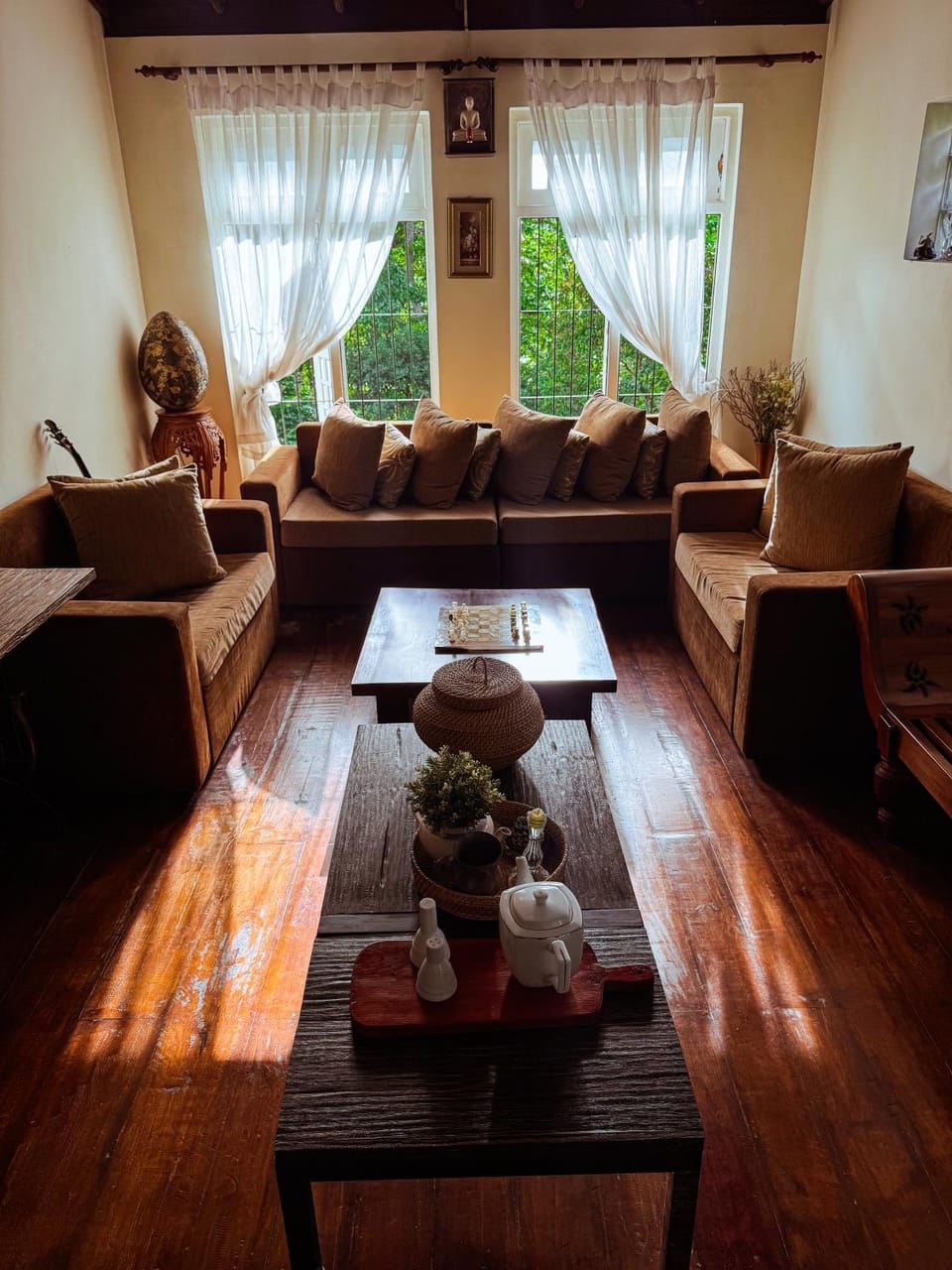 Living room, Seating area
