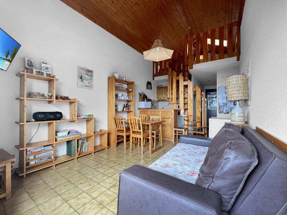Communal lounge/ TV room, Living room