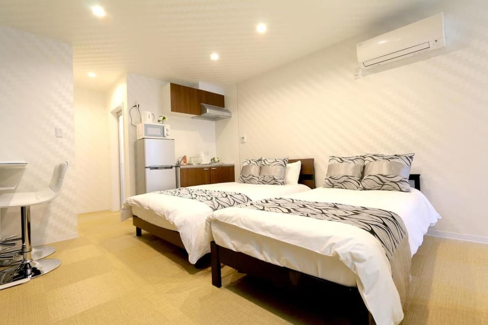 Bed, Kitchen or kitchenette, Photo of the whole room, Dining area, Bedroom, air conditioner