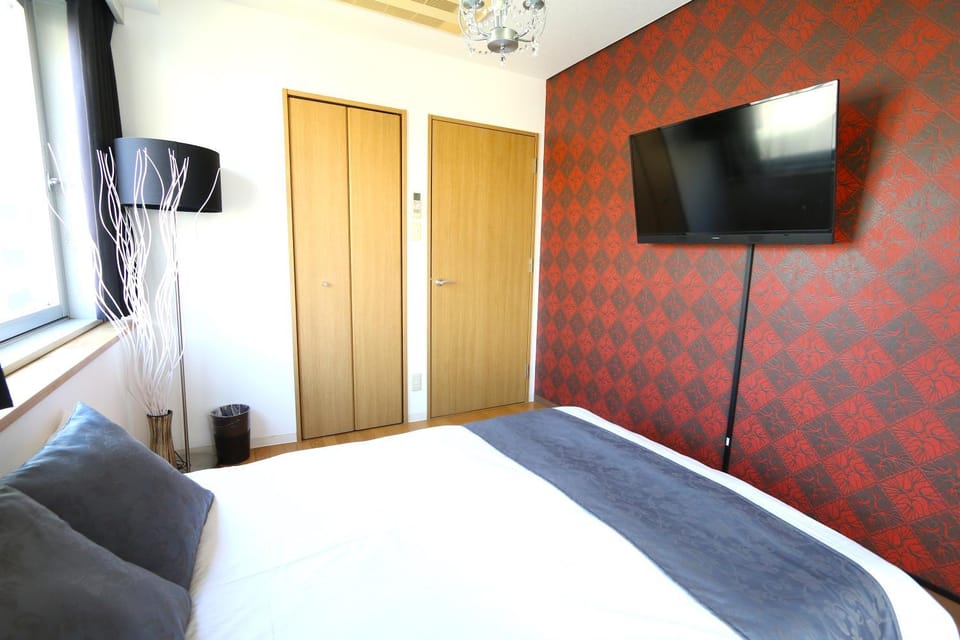 Bed, TV and multimedia, Photo of the whole room, Bedroom, wardrobe