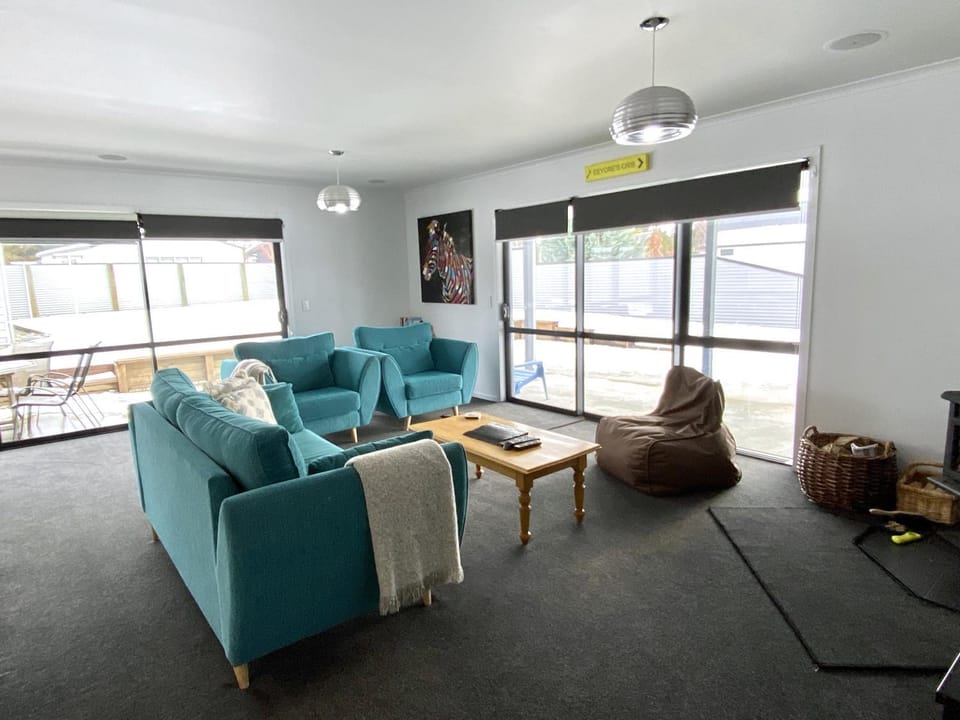 Modern, Functional and Central House in Twizel