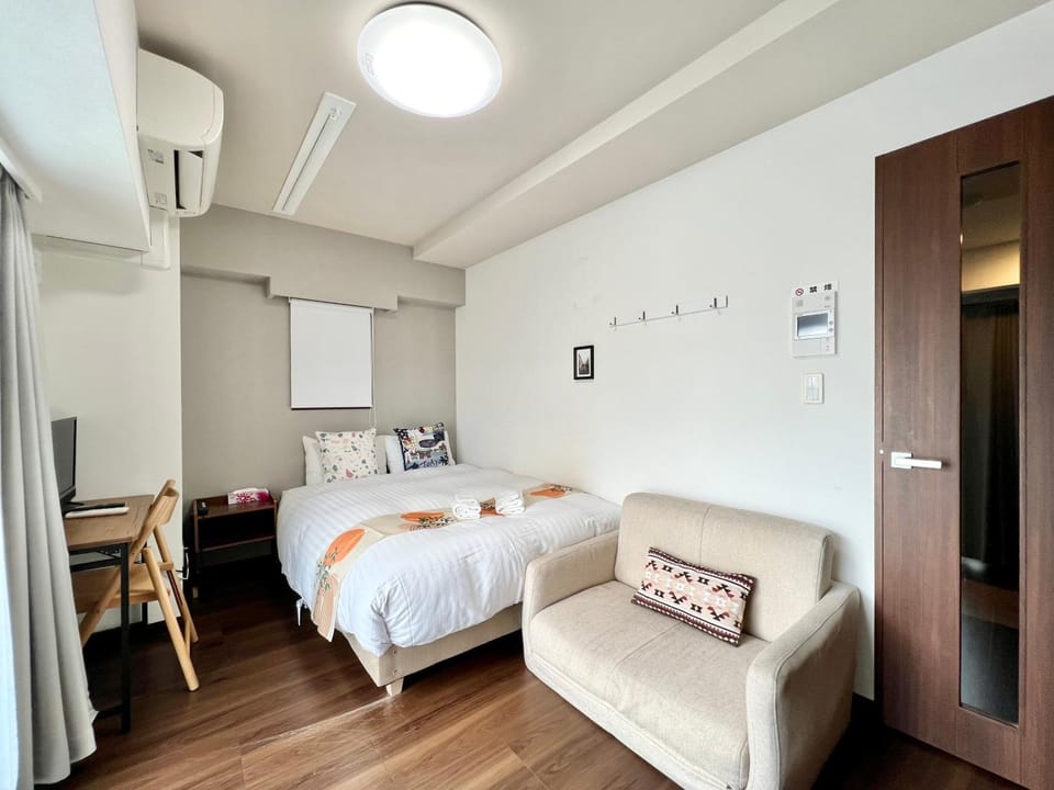Bed, Photo of the whole room, air conditioner