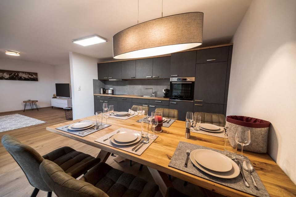 Restaurant/places to eat, Dining area